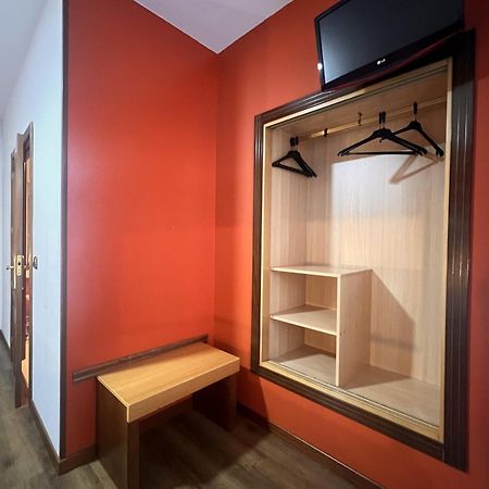 Loop Inn Hostel ซานติอาโก เด กอมโปสเตลา ภายนอก รูปภาพ