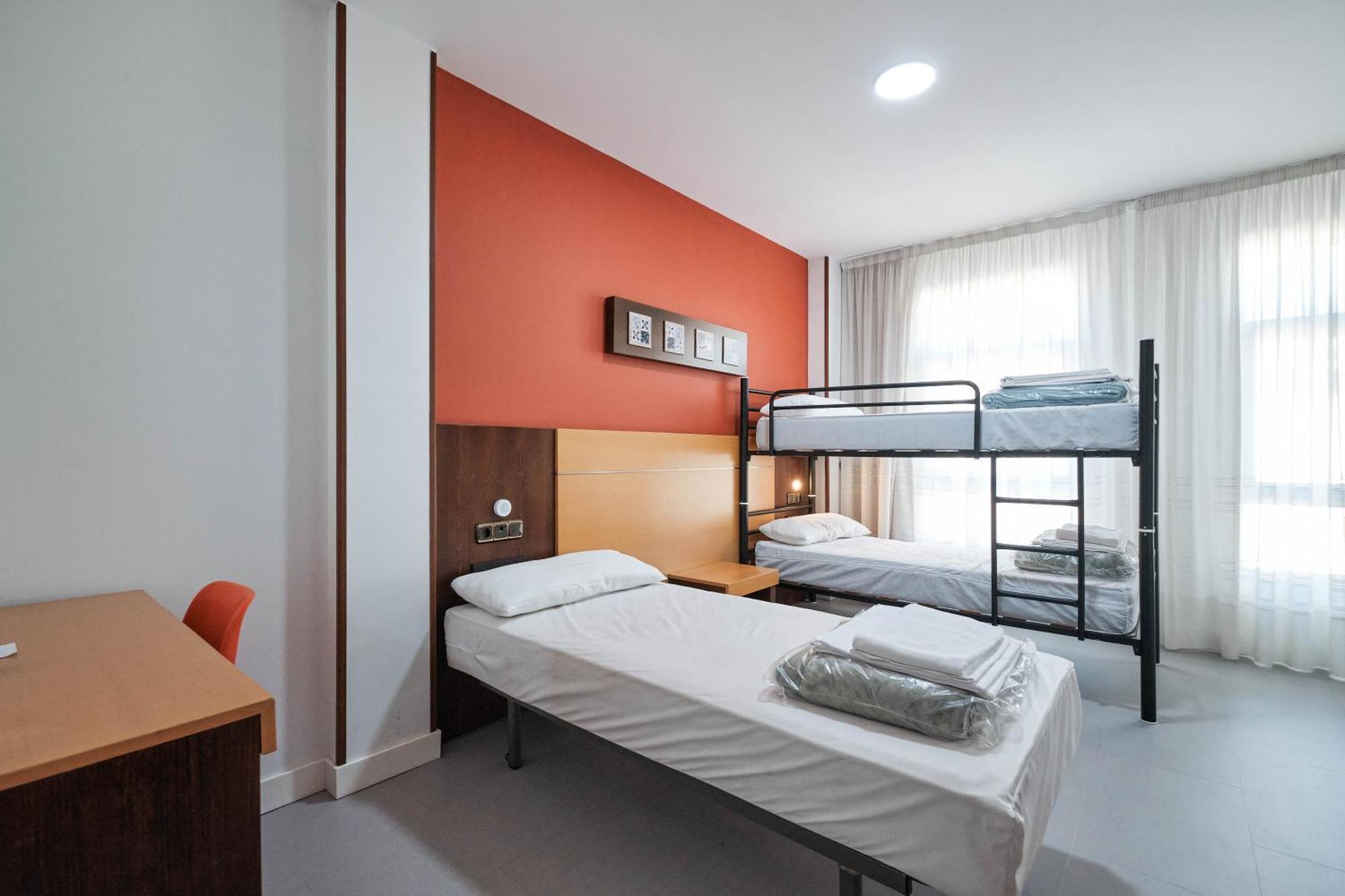 Loop Inn Hostel ซานติอาโก เด กอมโปสเตลา ภายนอก รูปภาพ