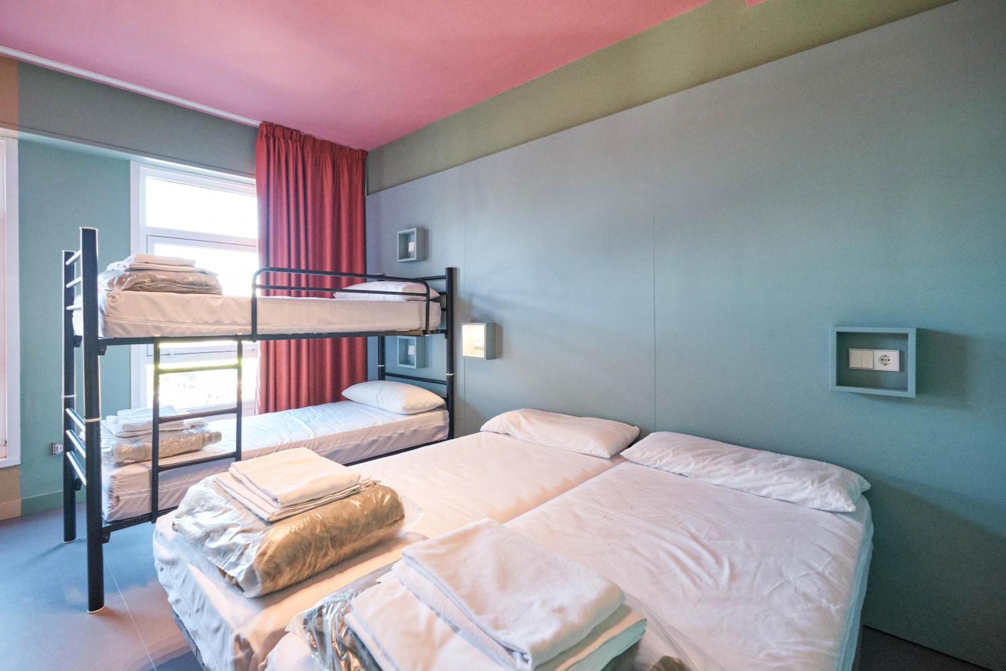 Loop Inn Hostel ซานติอาโก เด กอมโปสเตลา ภายนอก รูปภาพ
