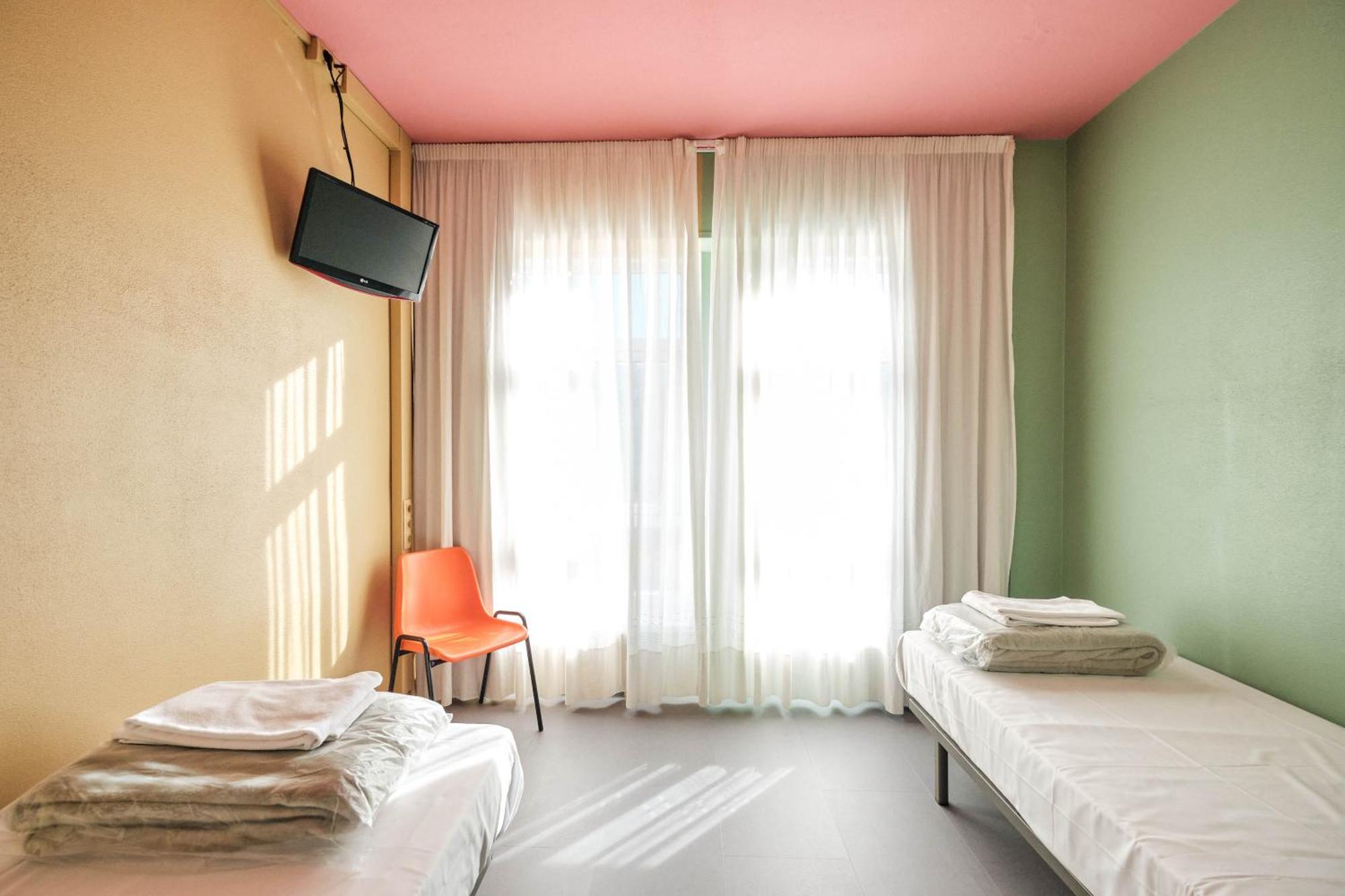 Loop Inn Hostel ซานติอาโก เด กอมโปสเตลา ภายนอก รูปภาพ