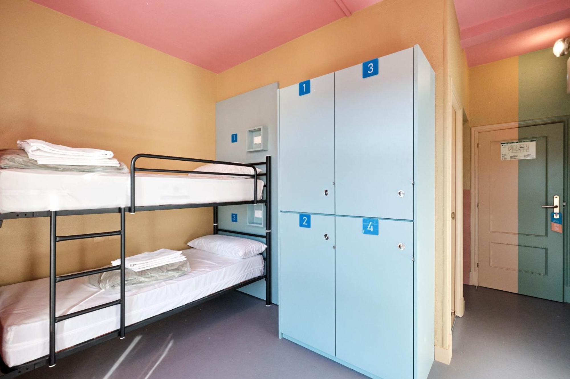 Loop Inn Hostel ซานติอาโก เด กอมโปสเตลา ภายนอก รูปภาพ