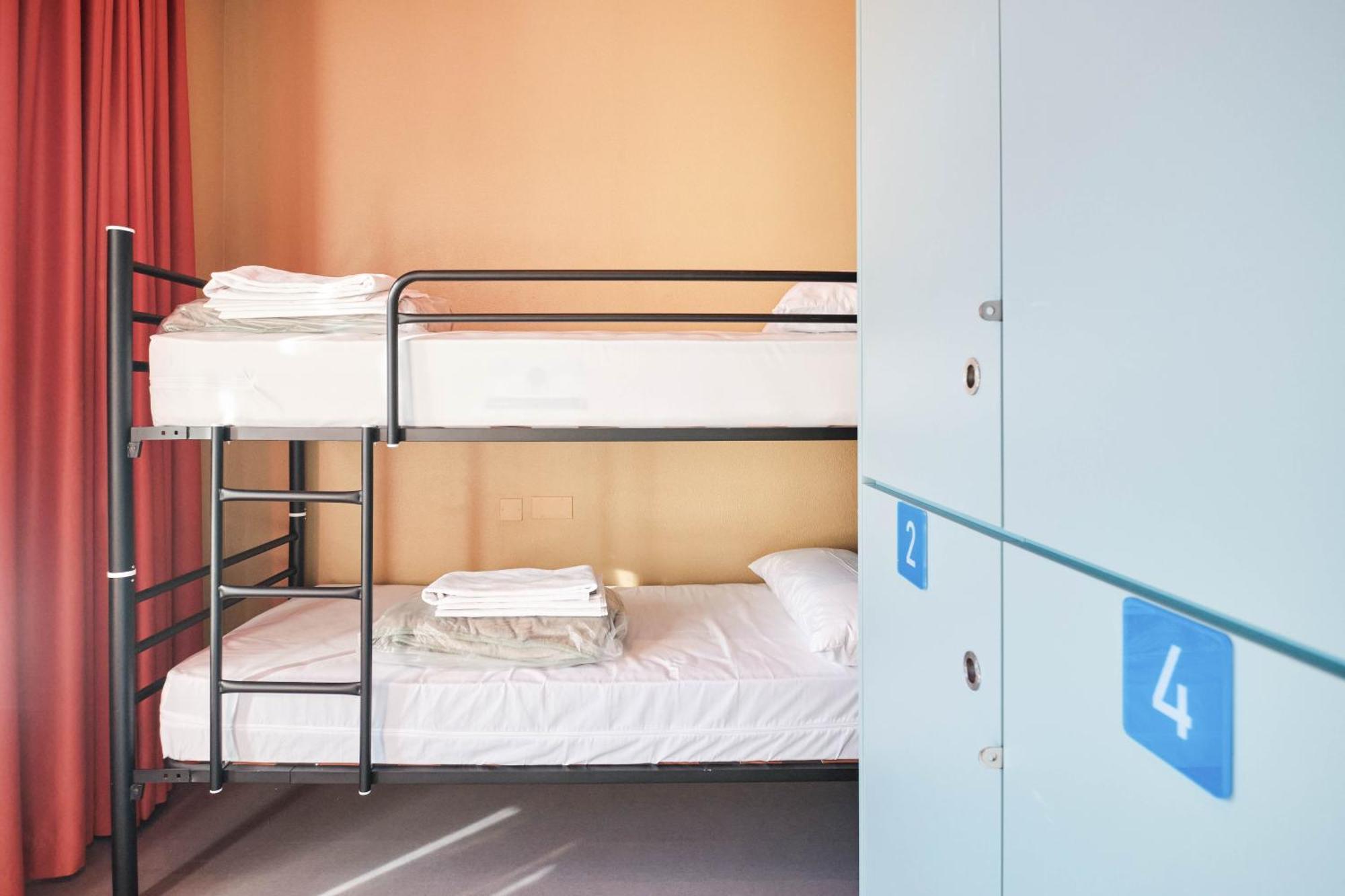 Loop Inn Hostel ซานติอาโก เด กอมโปสเตลา ภายนอก รูปภาพ